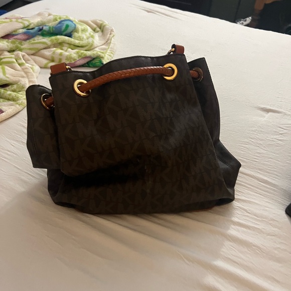 Stylish Michael Kors Jet Set Large Gathered Tote - Picture 2 of 5